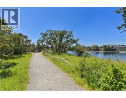 105 81 Gorge Rd W, Saanich, BC V9A1L9 Photo 12