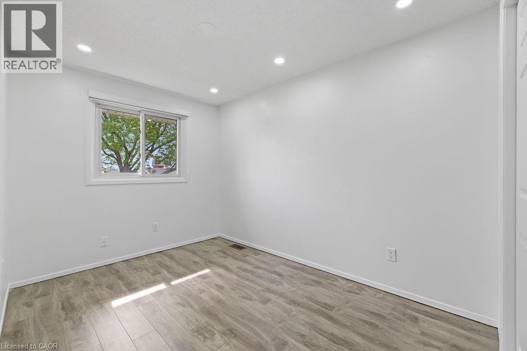 24 TARA Crescent - 25