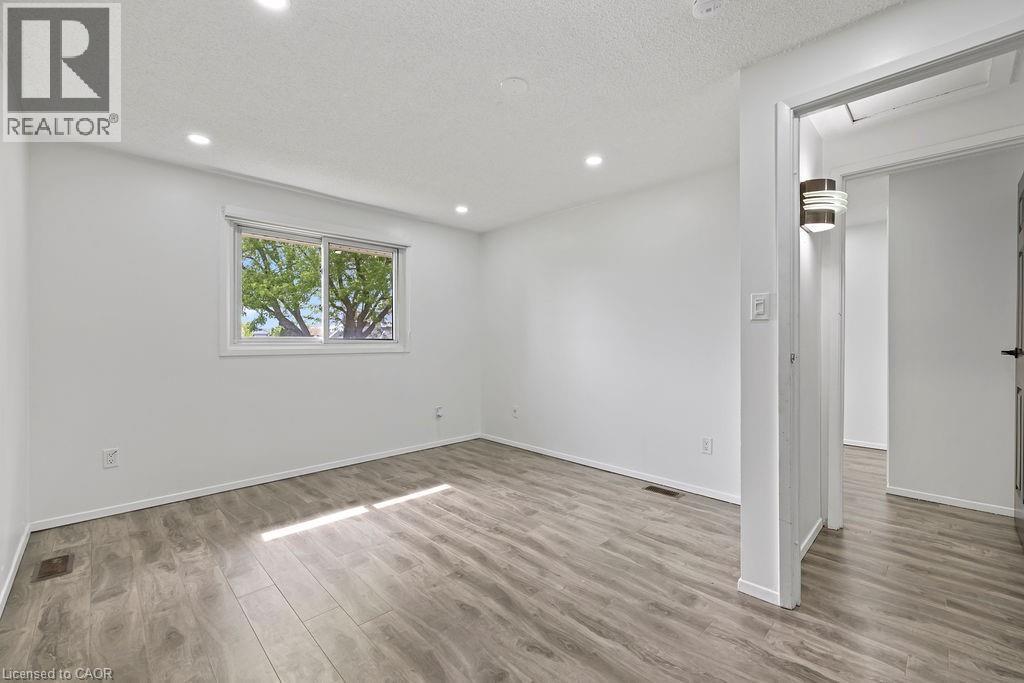 24 TARA Crescent - 28