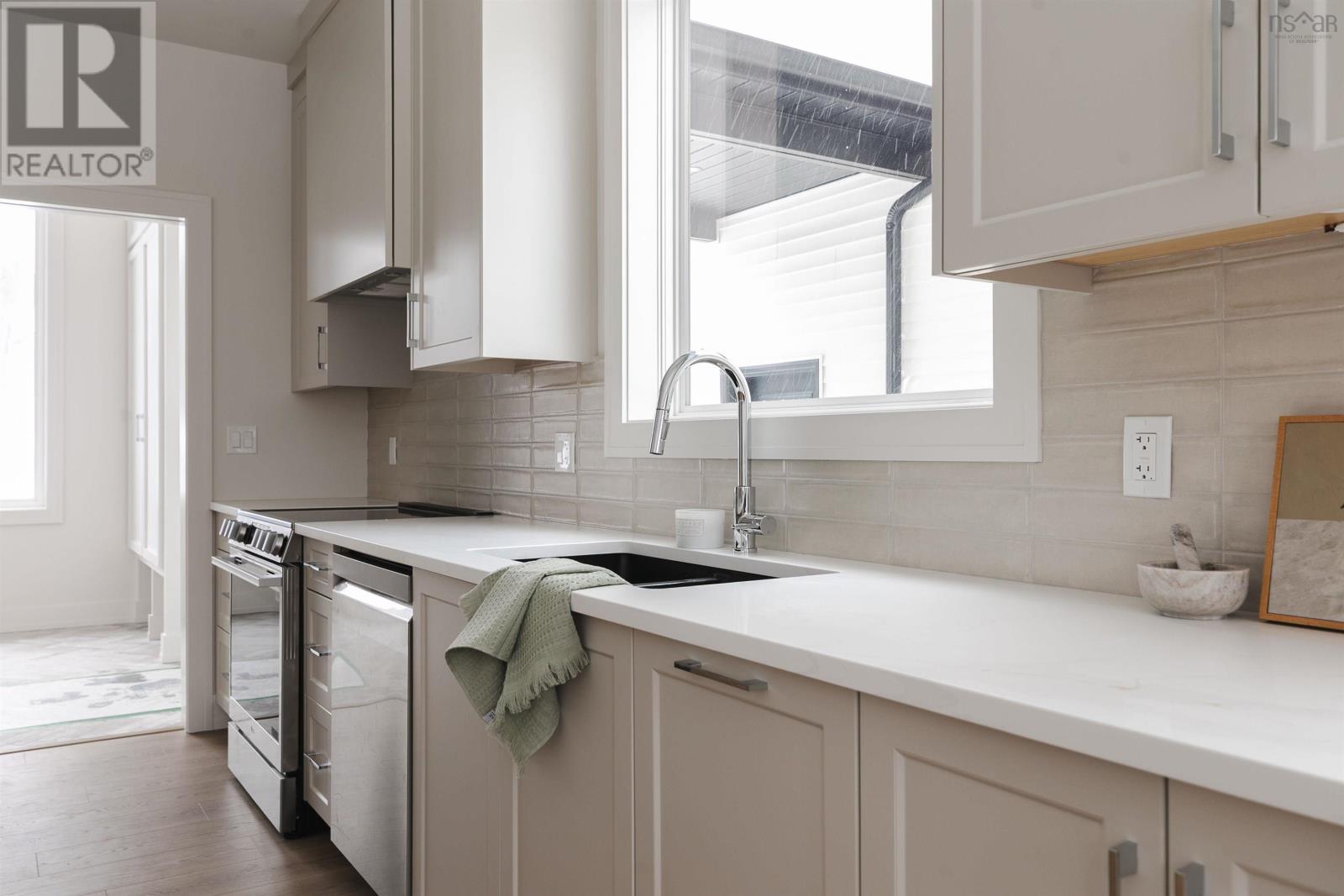 335 Zaffre Drive - 13