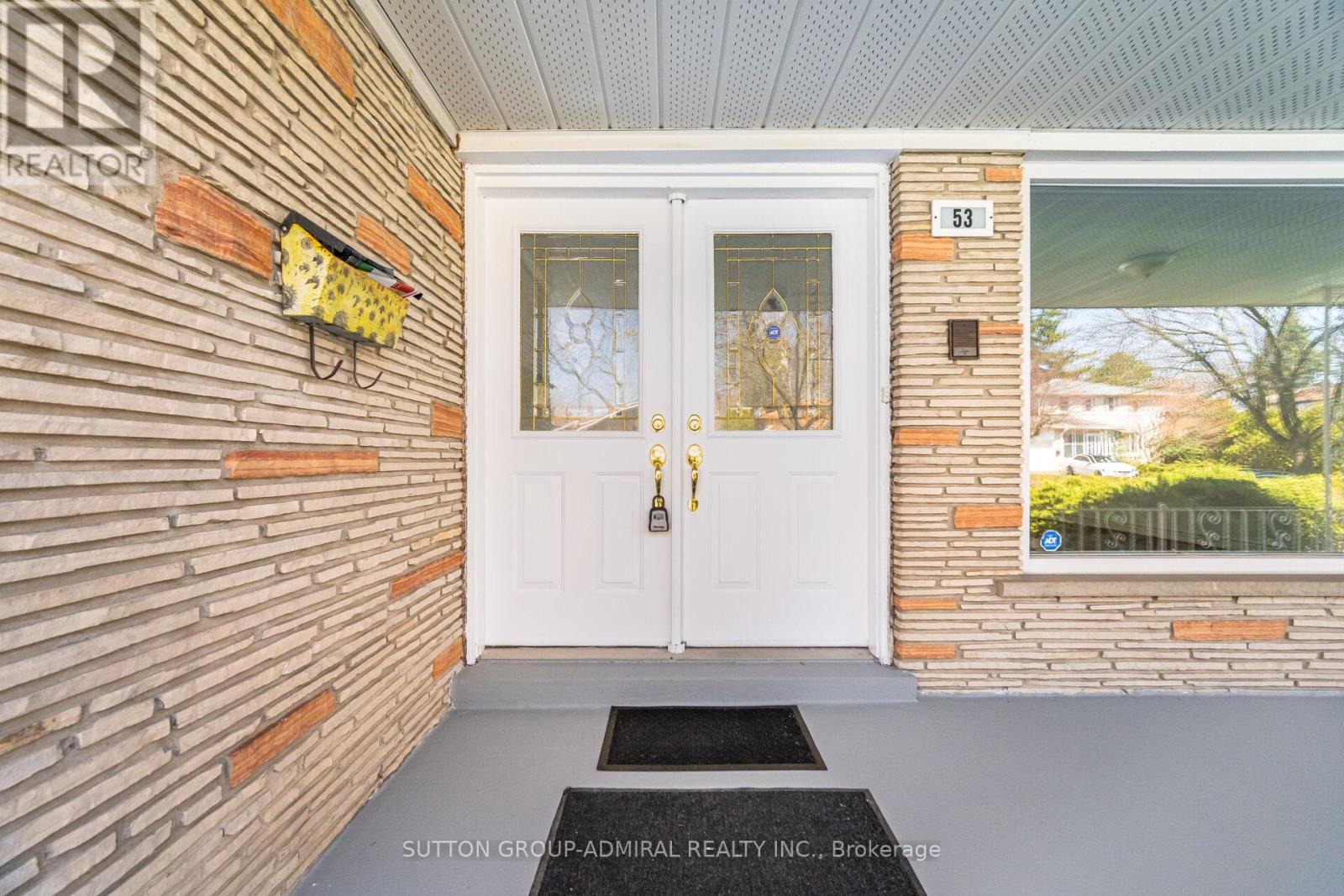 53 BESTVIEW DRIVE - Image 2