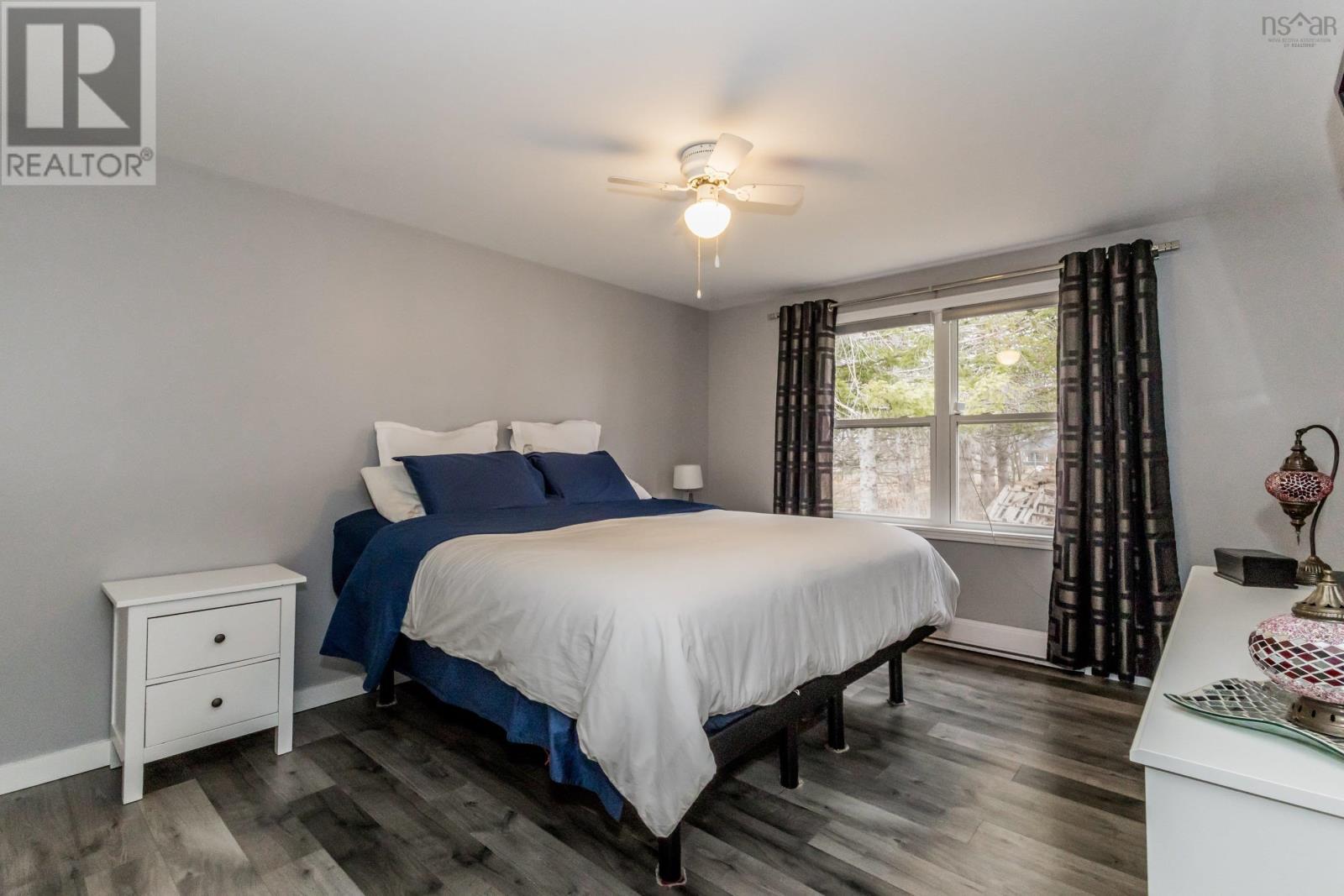 16 Hillcrest Avenue - 22