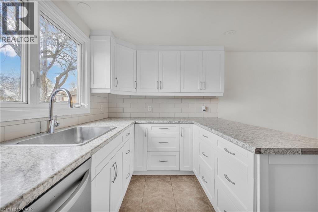 22 BLACKHORNE Crescent - 14