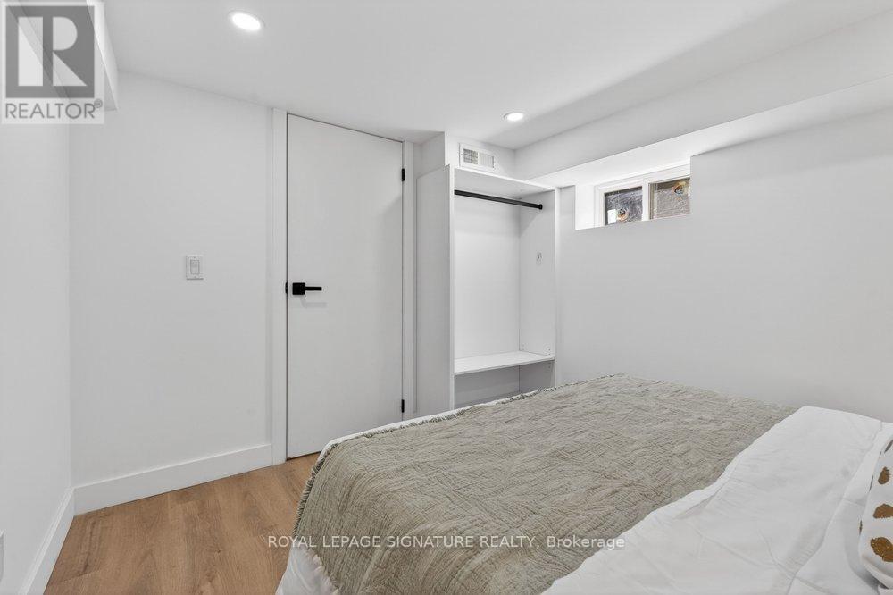 228 QUEENSDALE AVENUE - 43