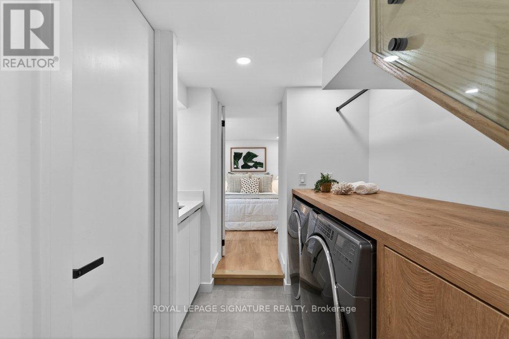 228 QUEENSDALE AVENUE - 39