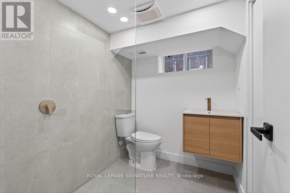 228 QUEENSDALE AVENUE - 44