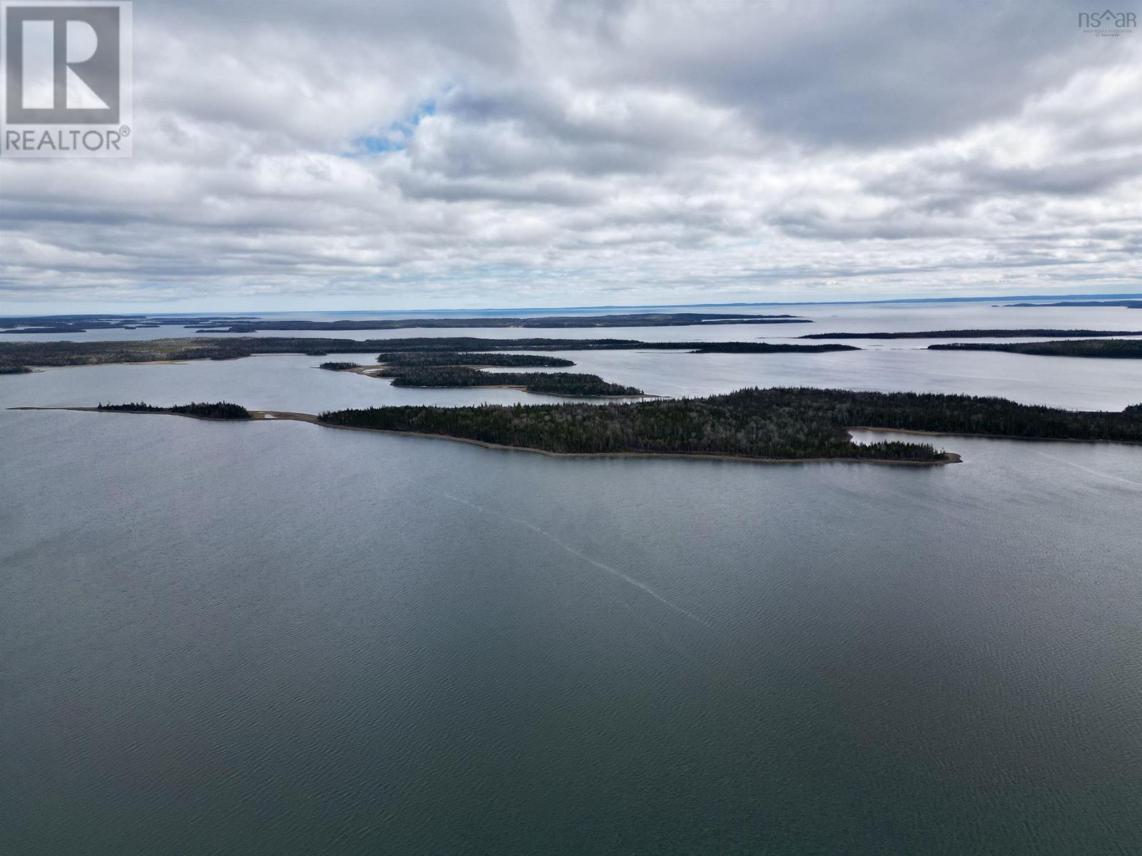 Acreage MacLeod Island, Lennox Passage, NS, B0E 1V0