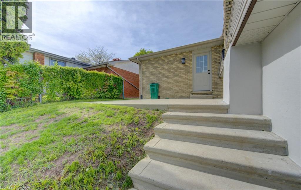 51 COACH HILL Drive - 42