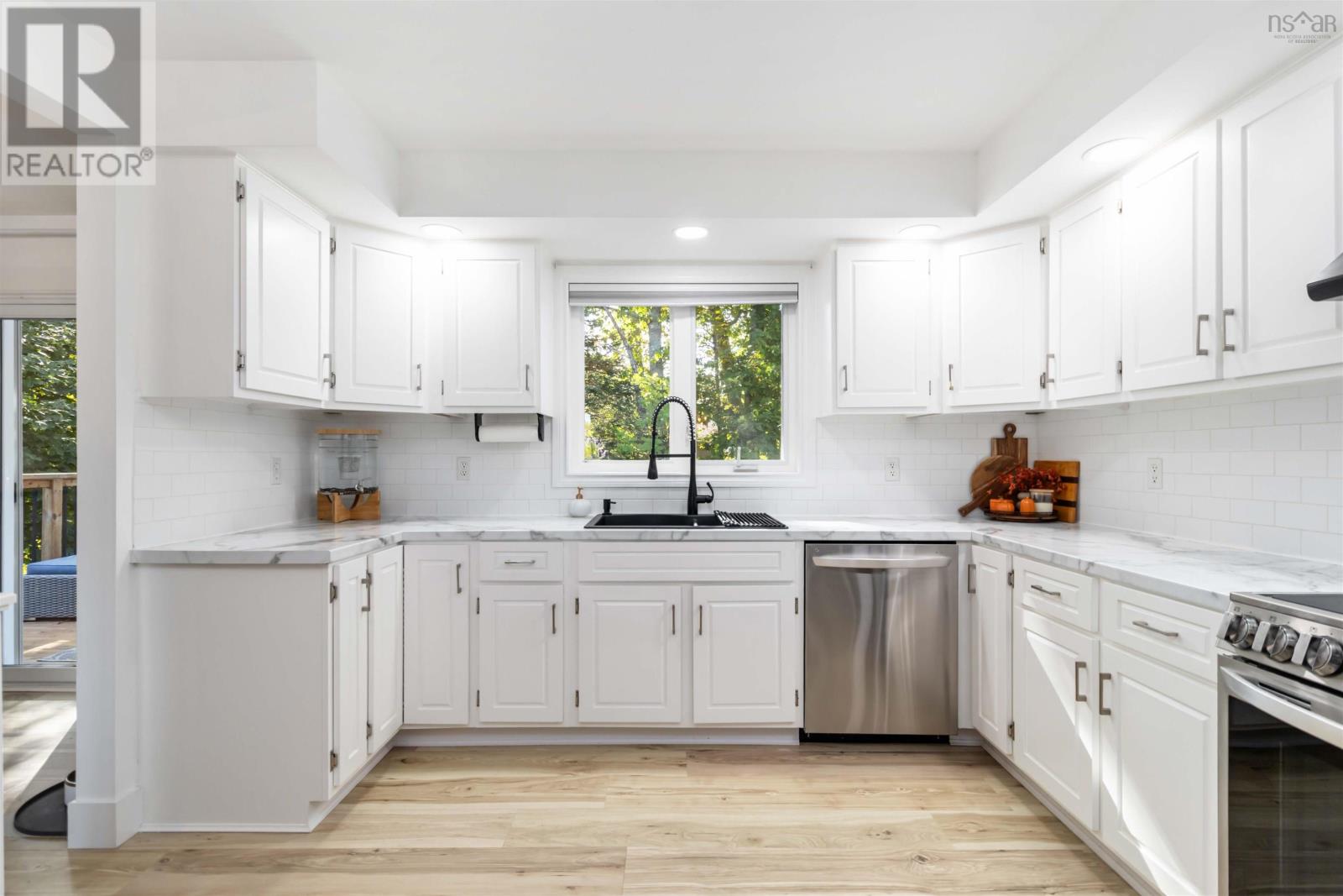 10 Rosewood Court - 21