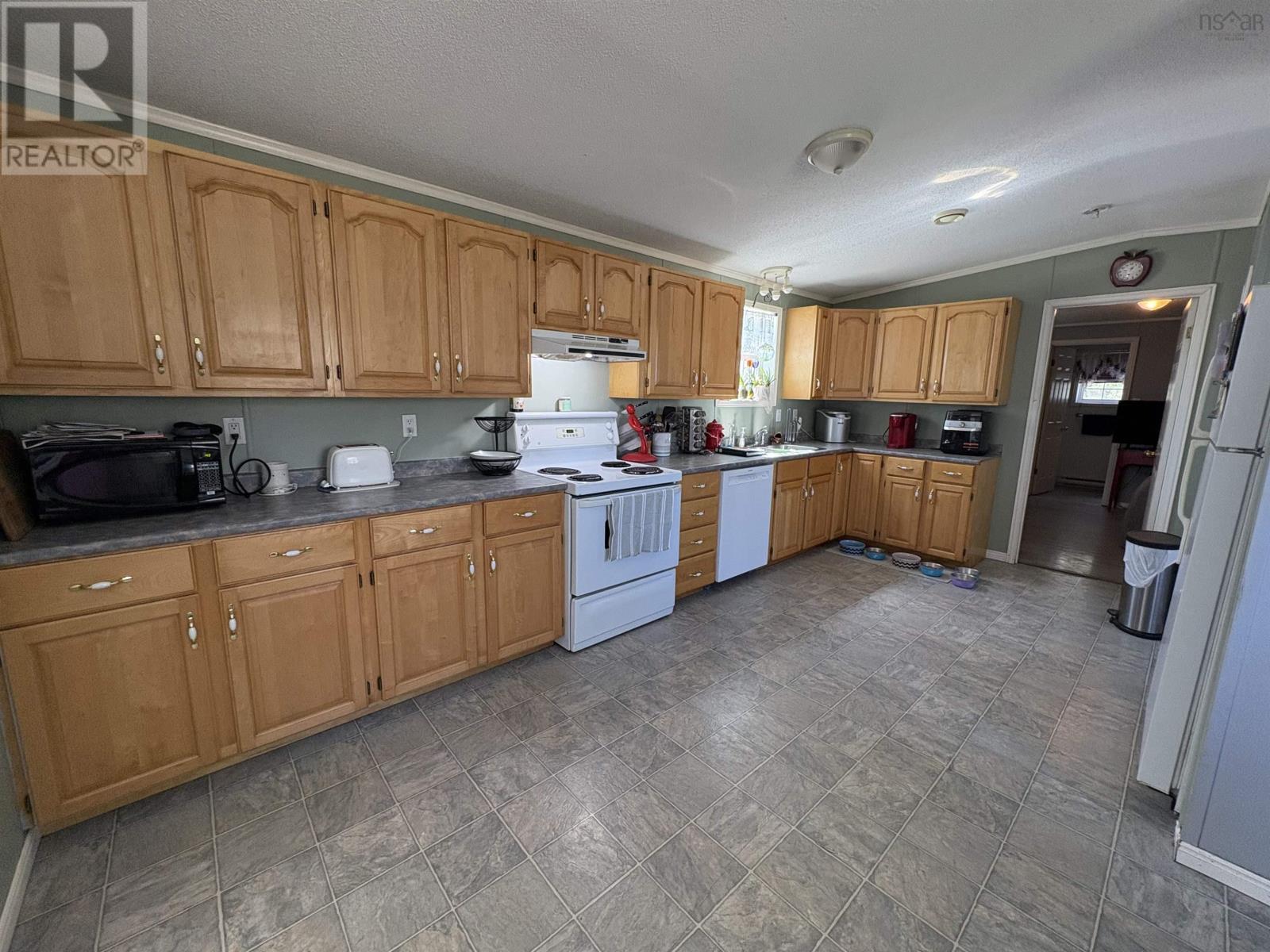 1050 Waddens Court - 7
