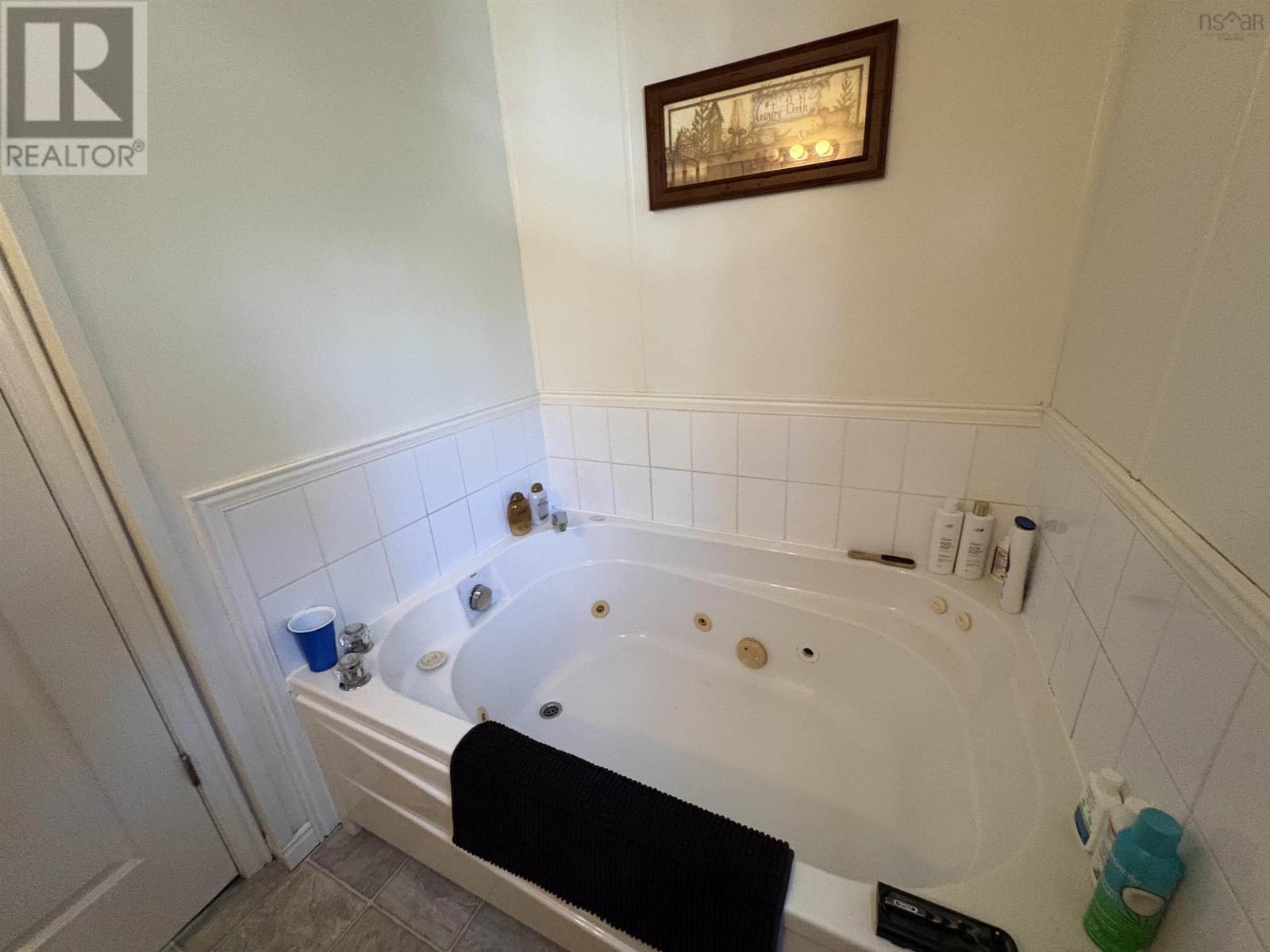 1050 Waddens Court - 17