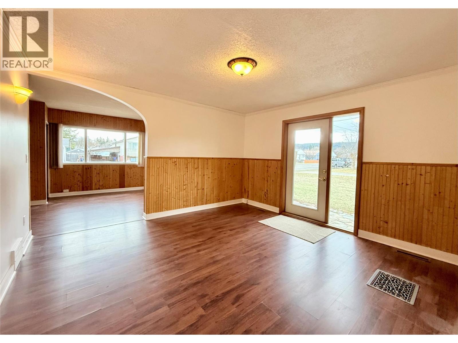 317 4TH Avenue S - 6