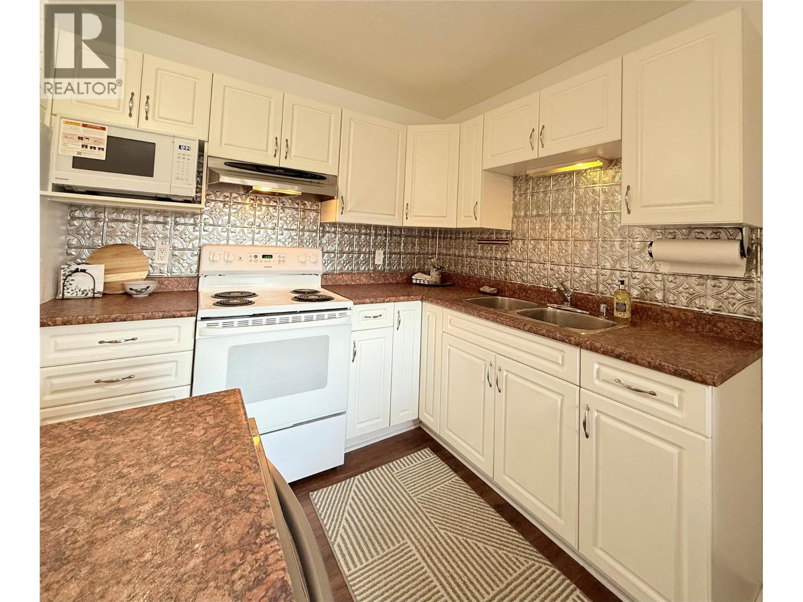 317 4TH Avenue S - 10