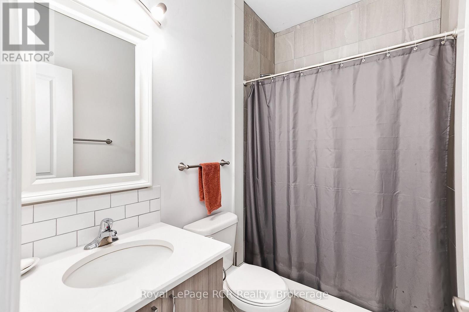15 EMERALD STREET - 20