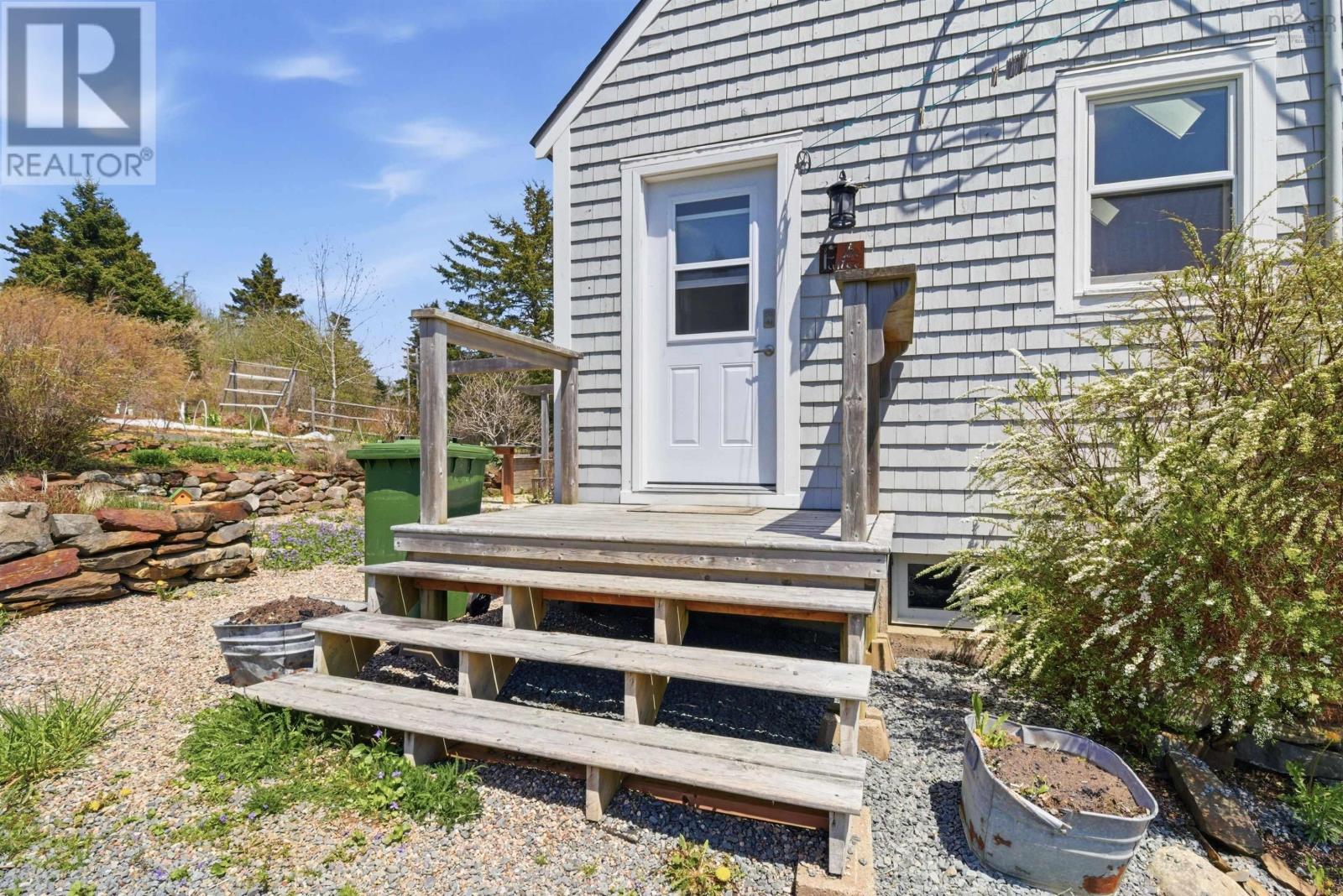 15 Shore Road - 5