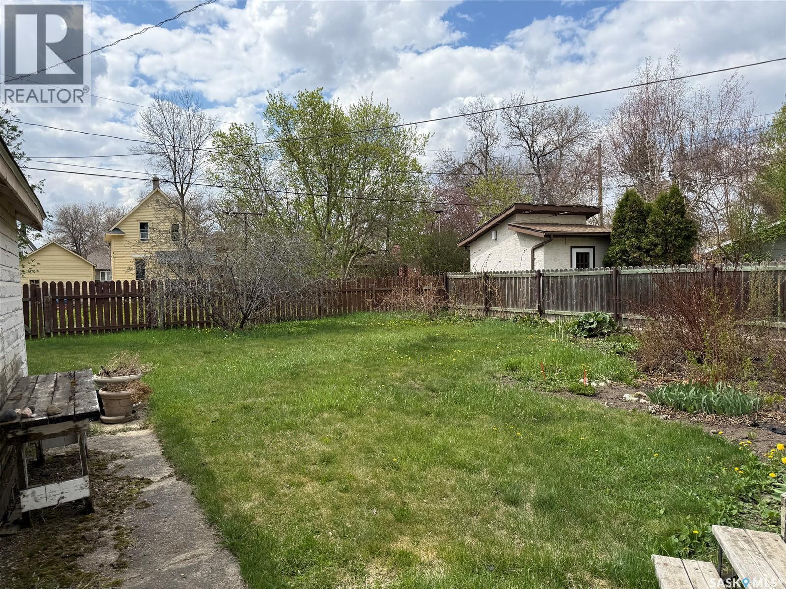 439 Assiniboia STREET - 18
