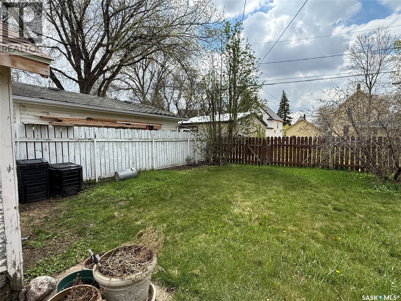 439 Assiniboia STREET - 19
