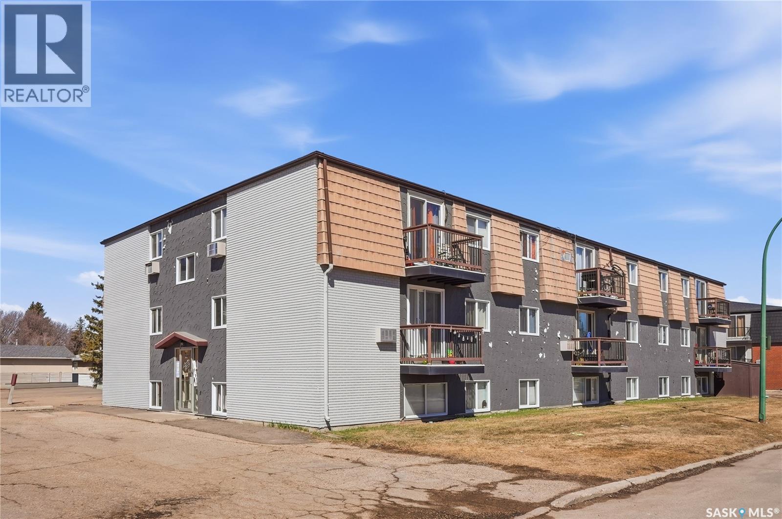 #18 116 Acadia COURT - 1