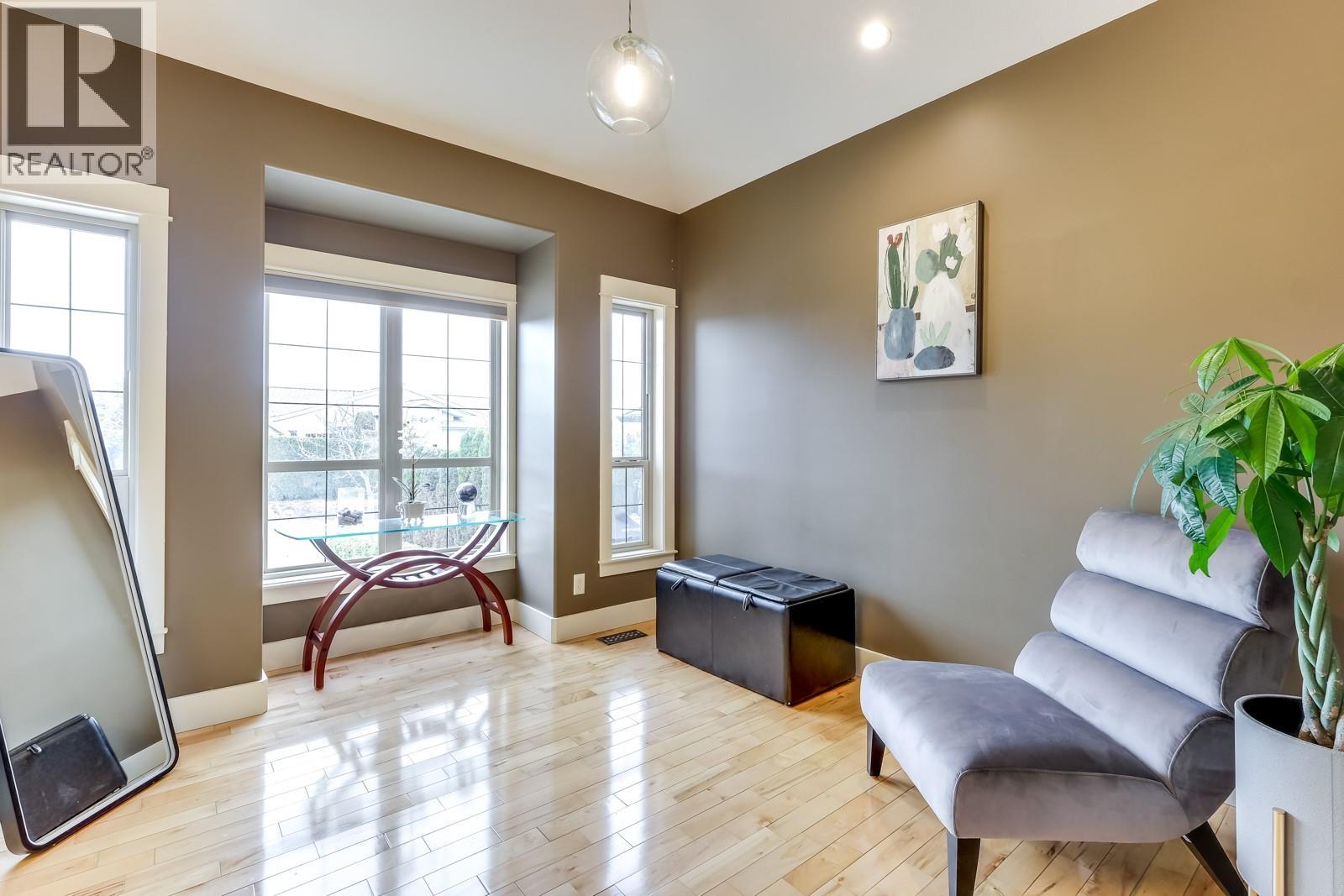 688 Almandine Court, Kelowna