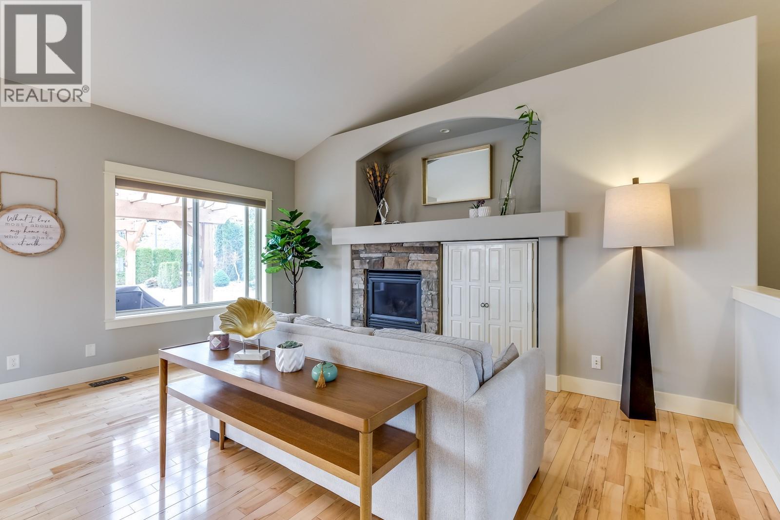 688 Almandine Court - 11