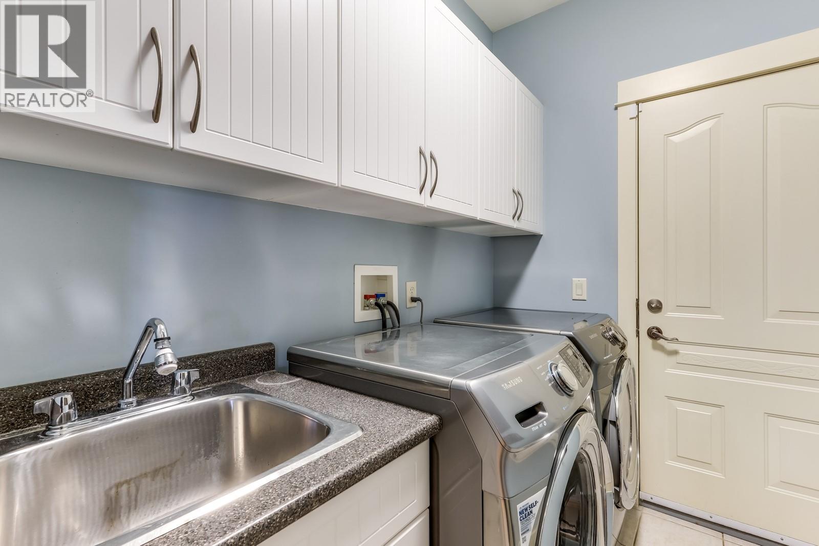 688 Almandine Court, Kelowna