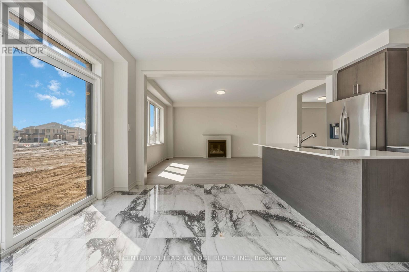 66 DONALD CAMERON CRESCENT - 21