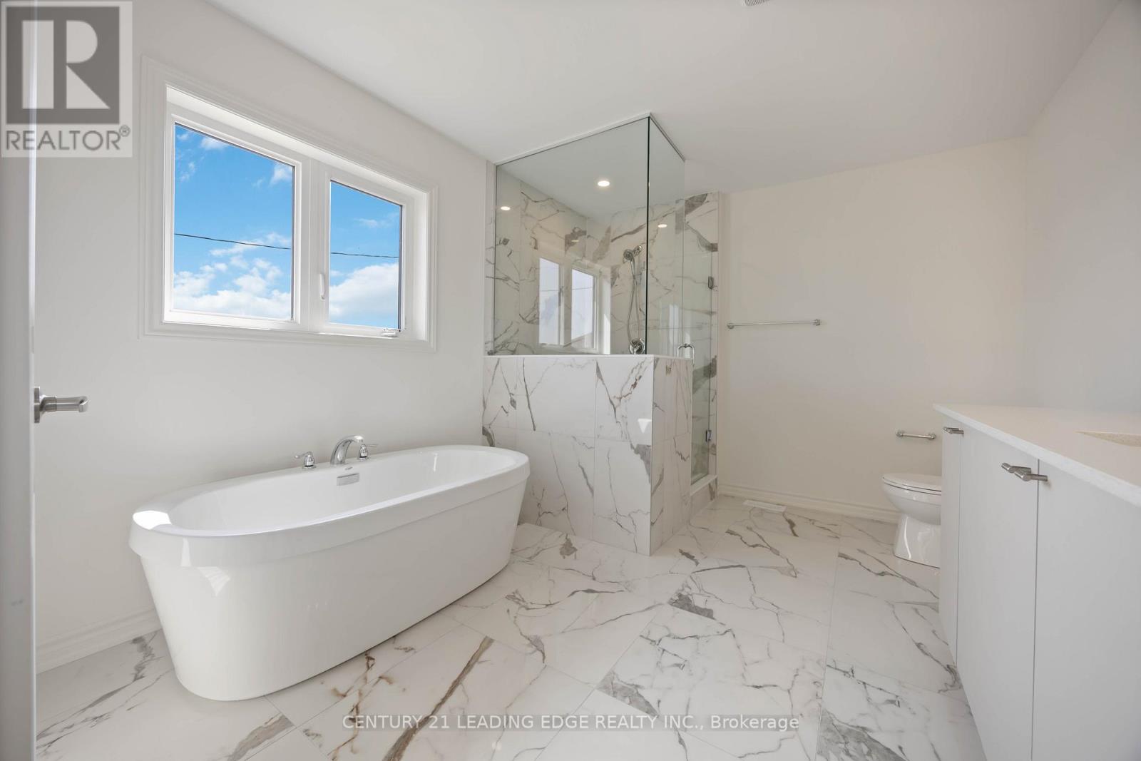 66 DONALD CAMERON CRESCENT - 32