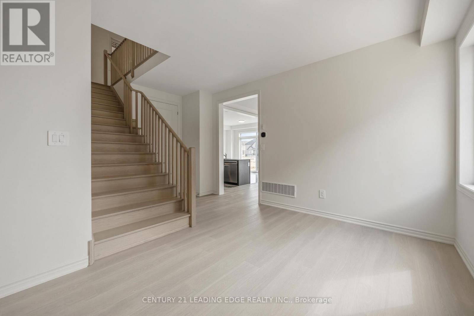 66 DONALD CAMERON CRESCENT - 7