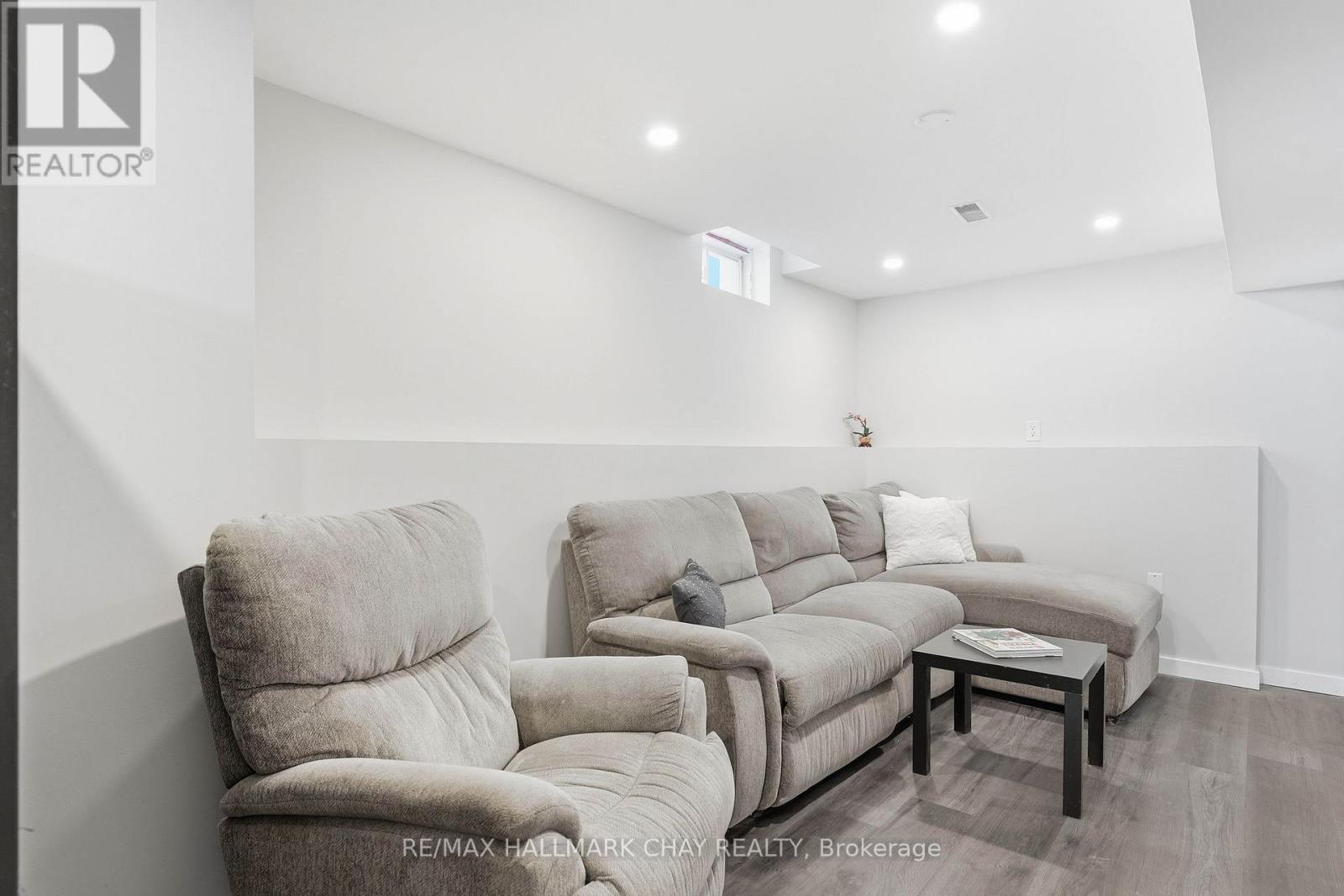 167 MAPLEWOOD DRIVE - 18