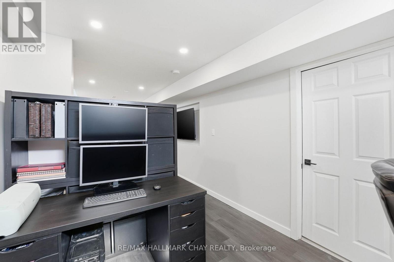 167 MAPLEWOOD DRIVE - 20