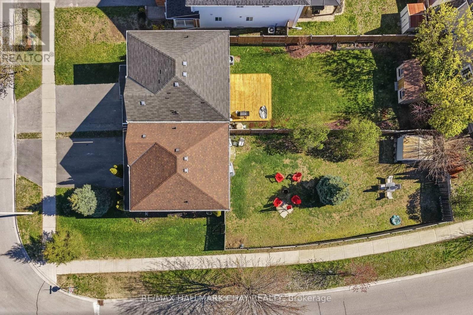 167 MAPLEWOOD DRIVE - 32