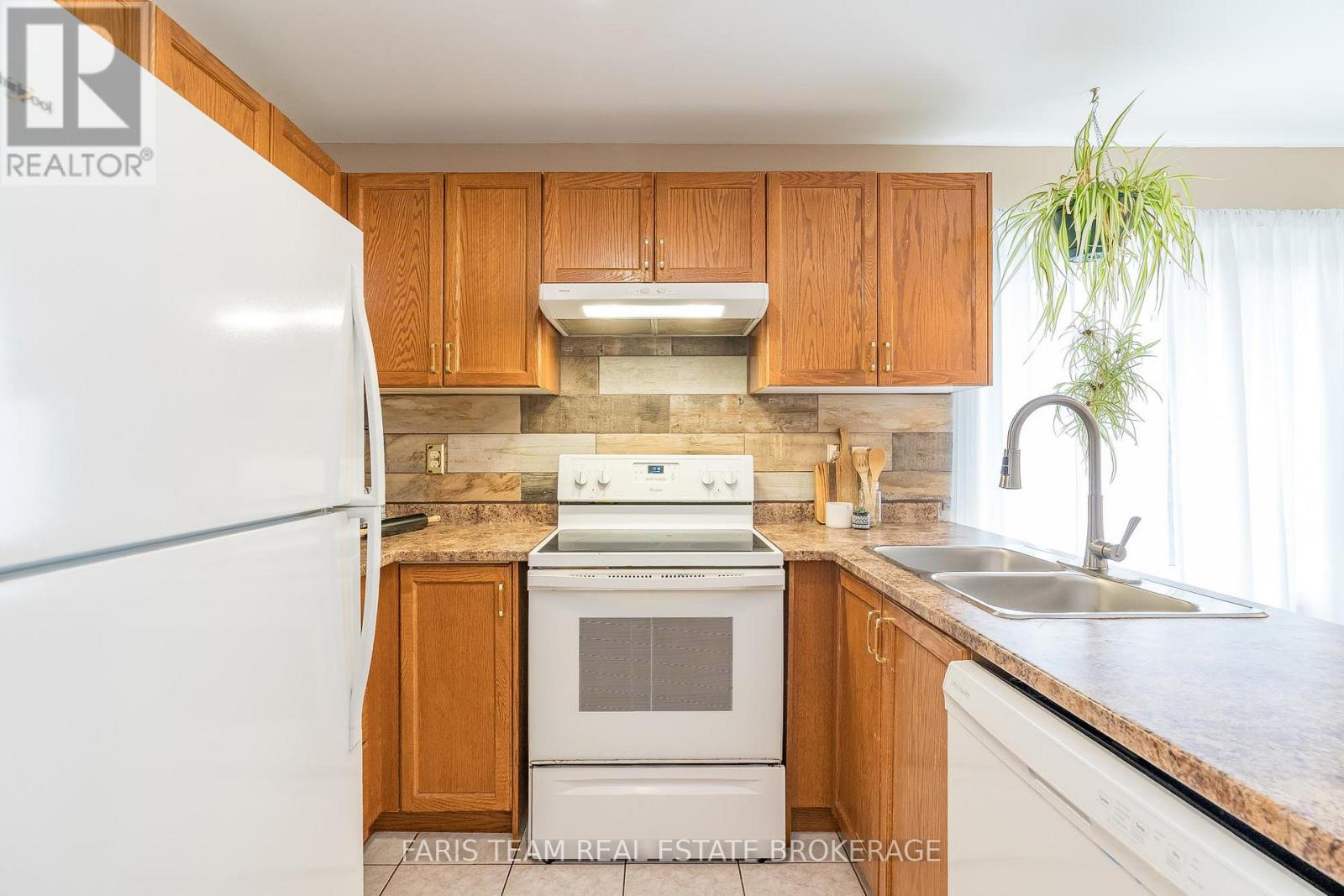 1006 LESLIE DRIVE - 5
