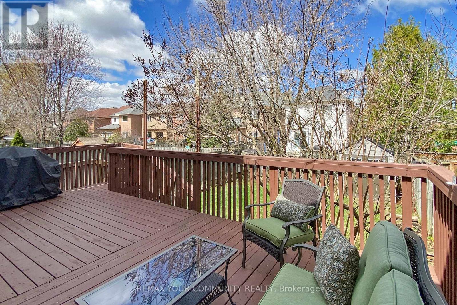 54 ENGLISH OAK DRIVE - 27
