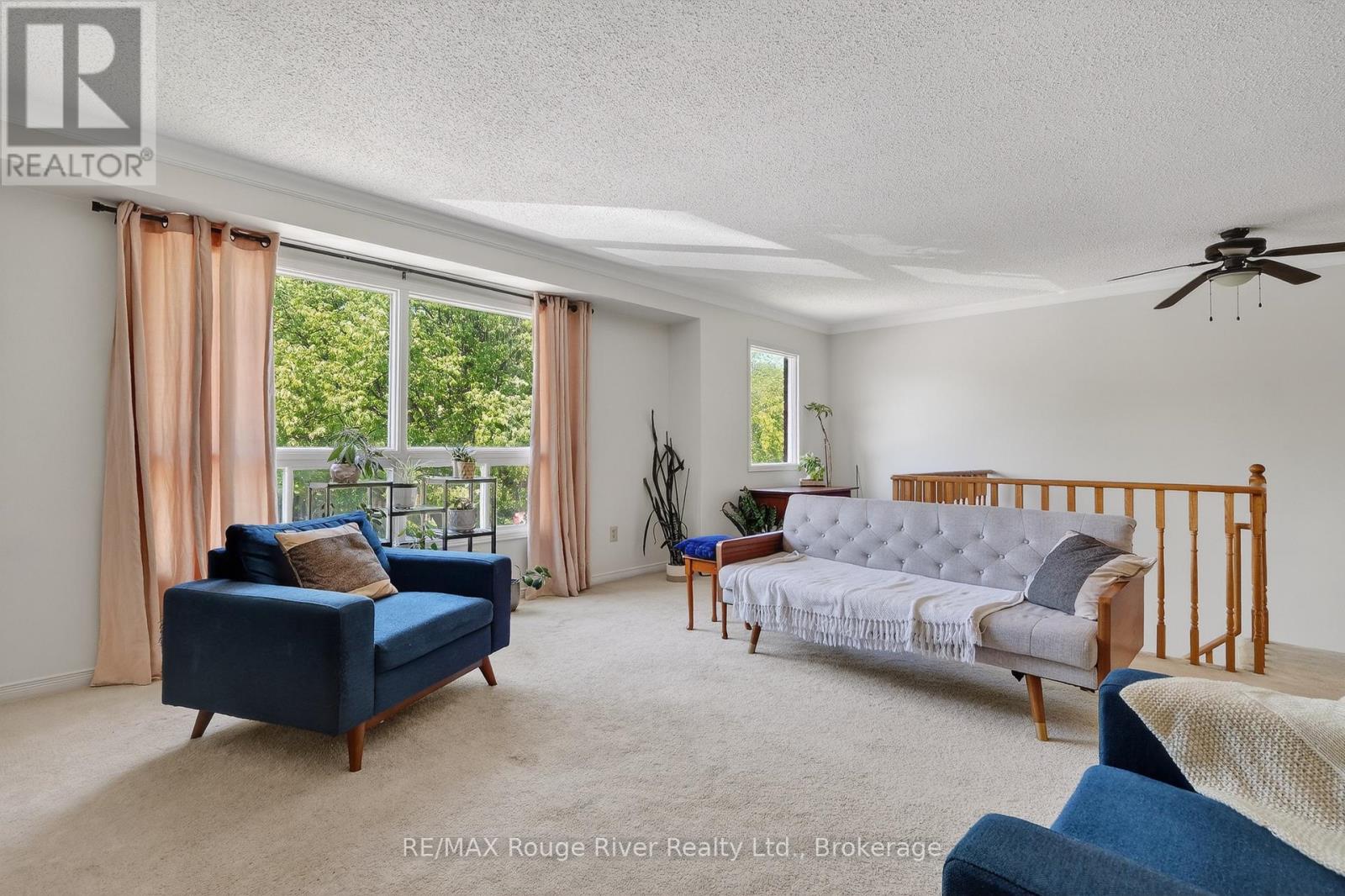 9 FARNCOMB CRESCENT - 7