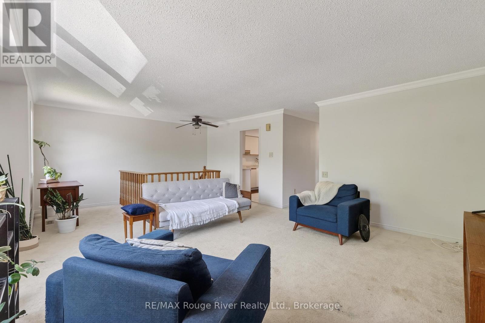 9 FARNCOMB CRESCENT - 8