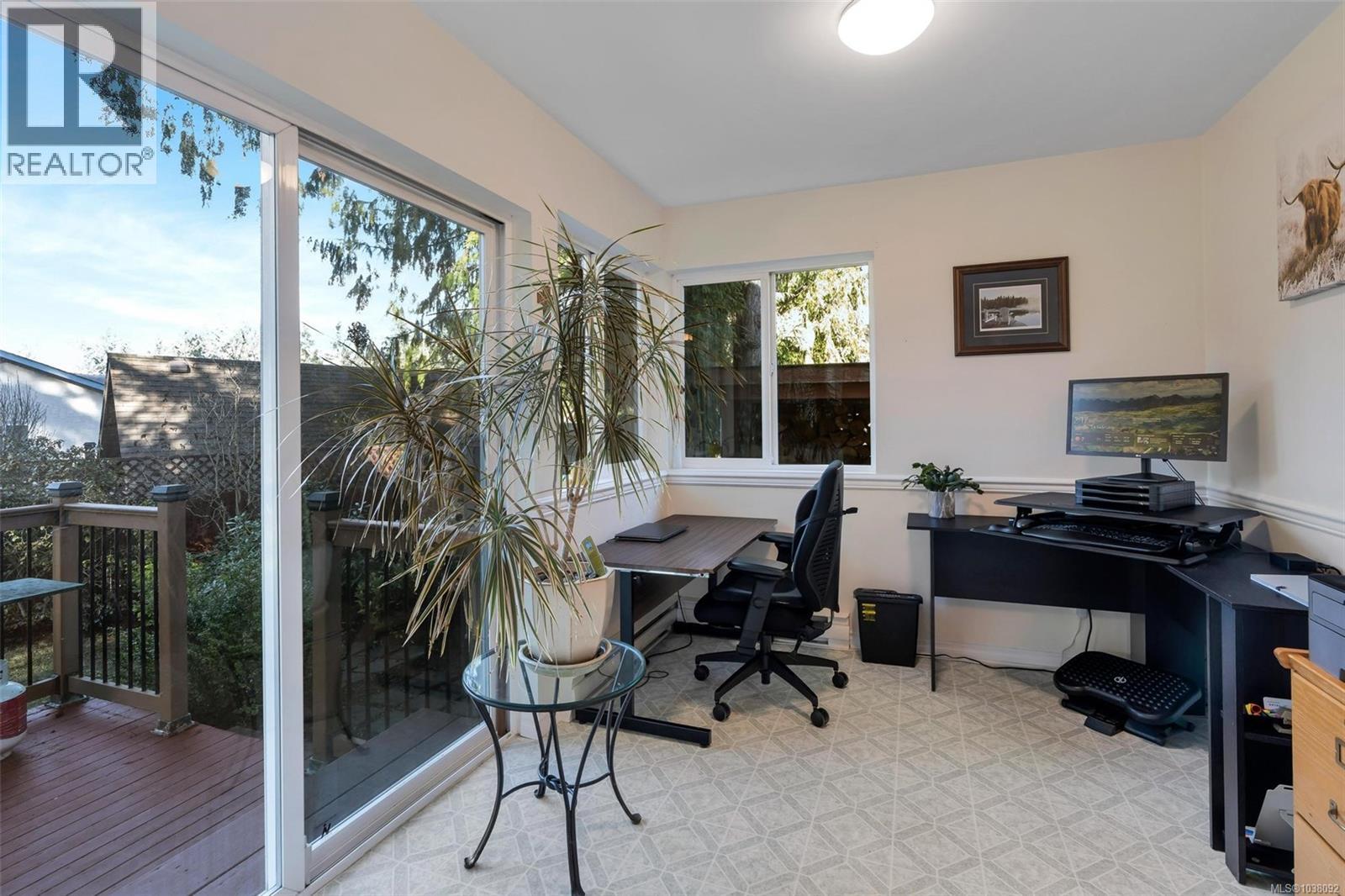 3650 Princess Close - 16
