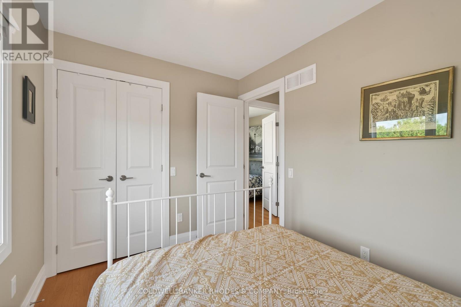 #A 213 IVY CRESCENT - 35