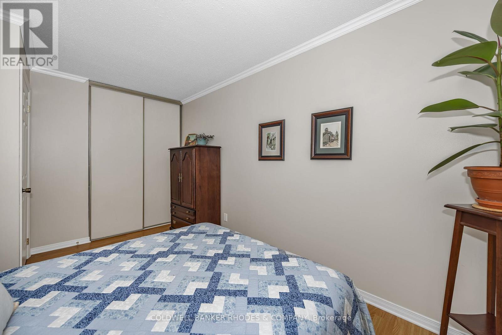 4 ALMOND LANE - 20