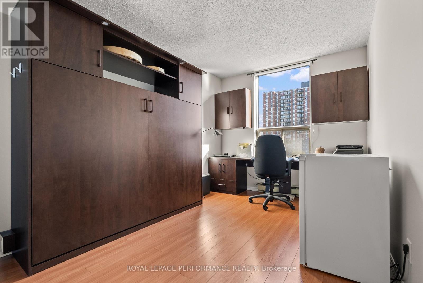 #UNIT #407 200 LAFONTAINE AVENUE - 12