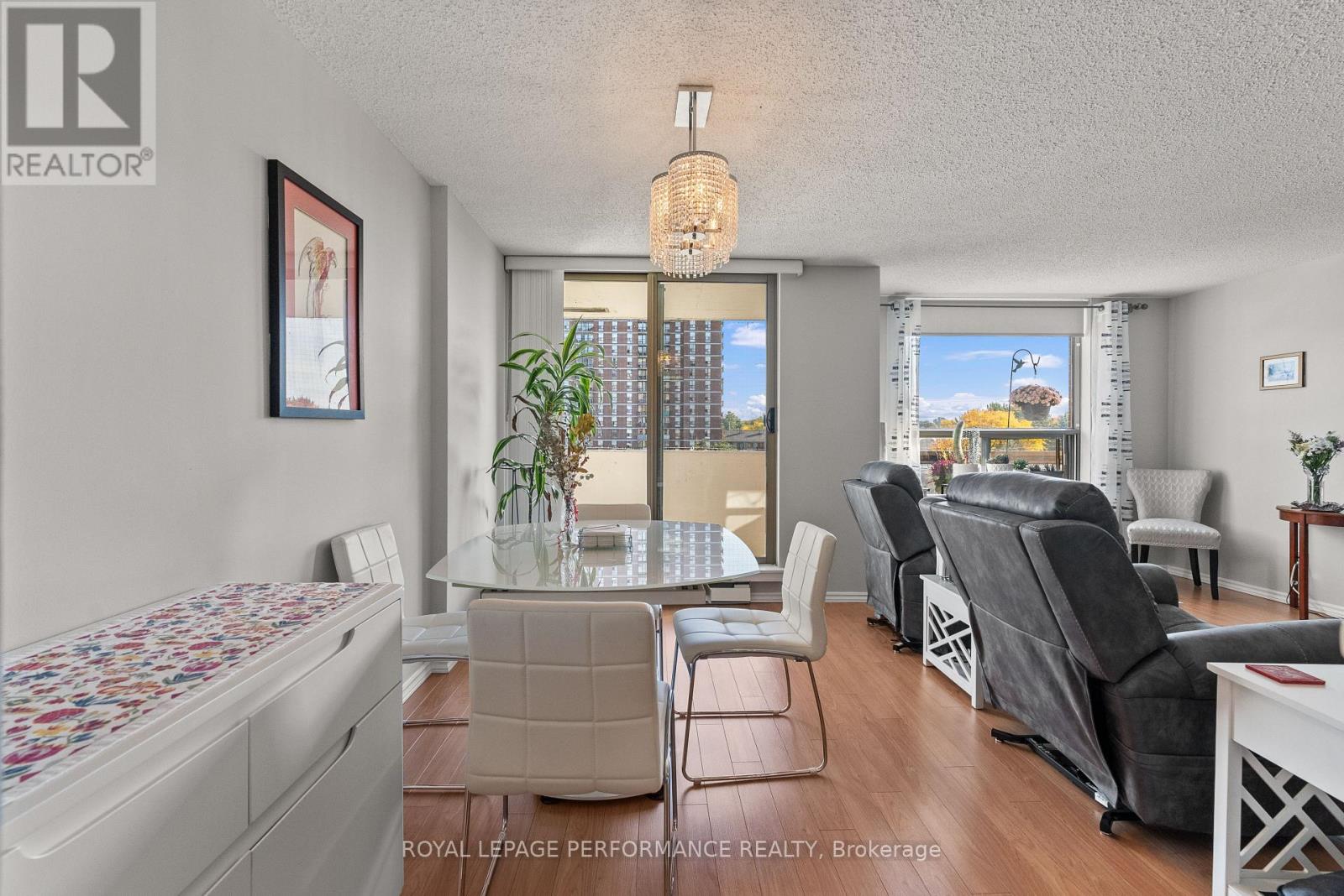 #UNIT #407 200 LAFONTAINE AVENUE - 8