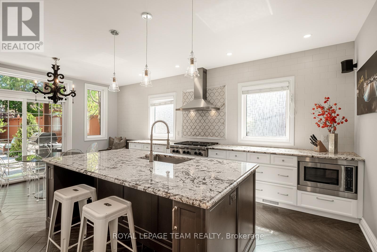 150 GUIGUES AVENUE - 11