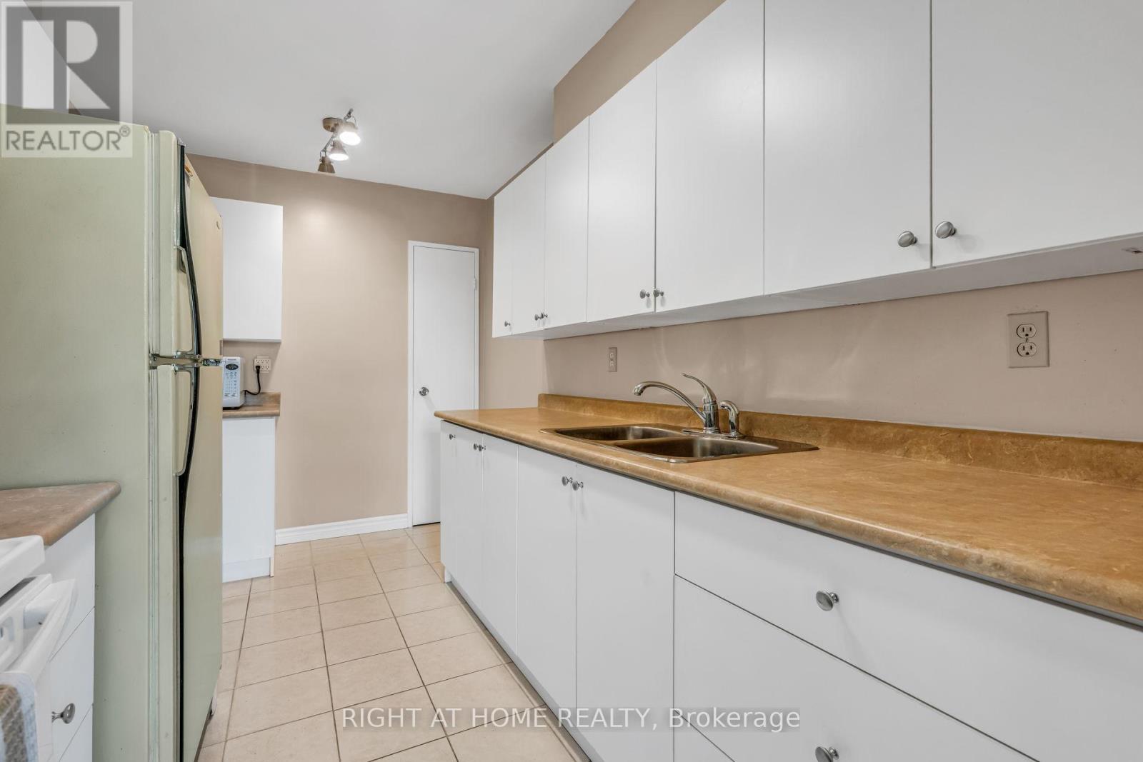 #304 45 SOUTHPORT STREET - 13