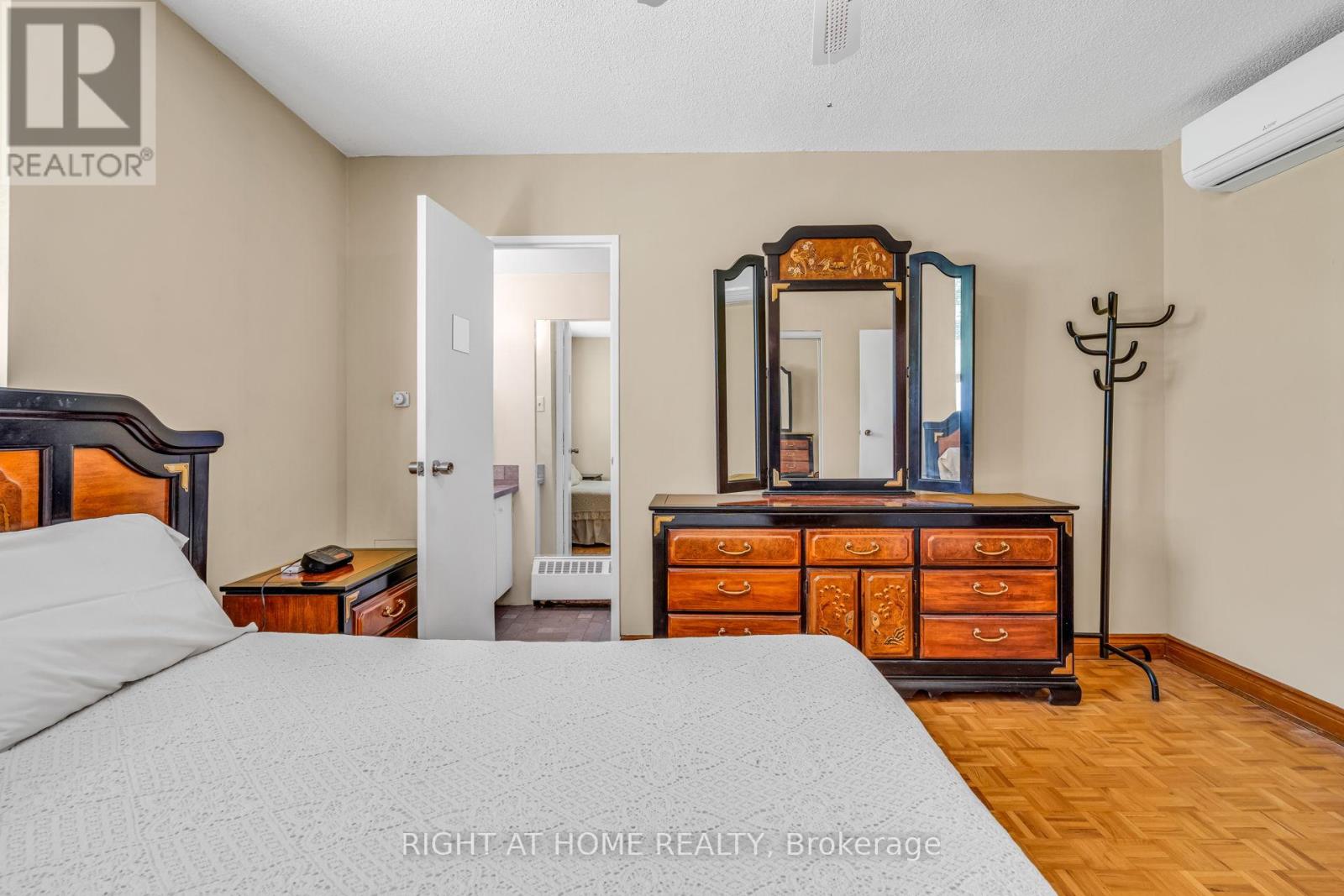 #304 45 SOUTHPORT STREET - 18
