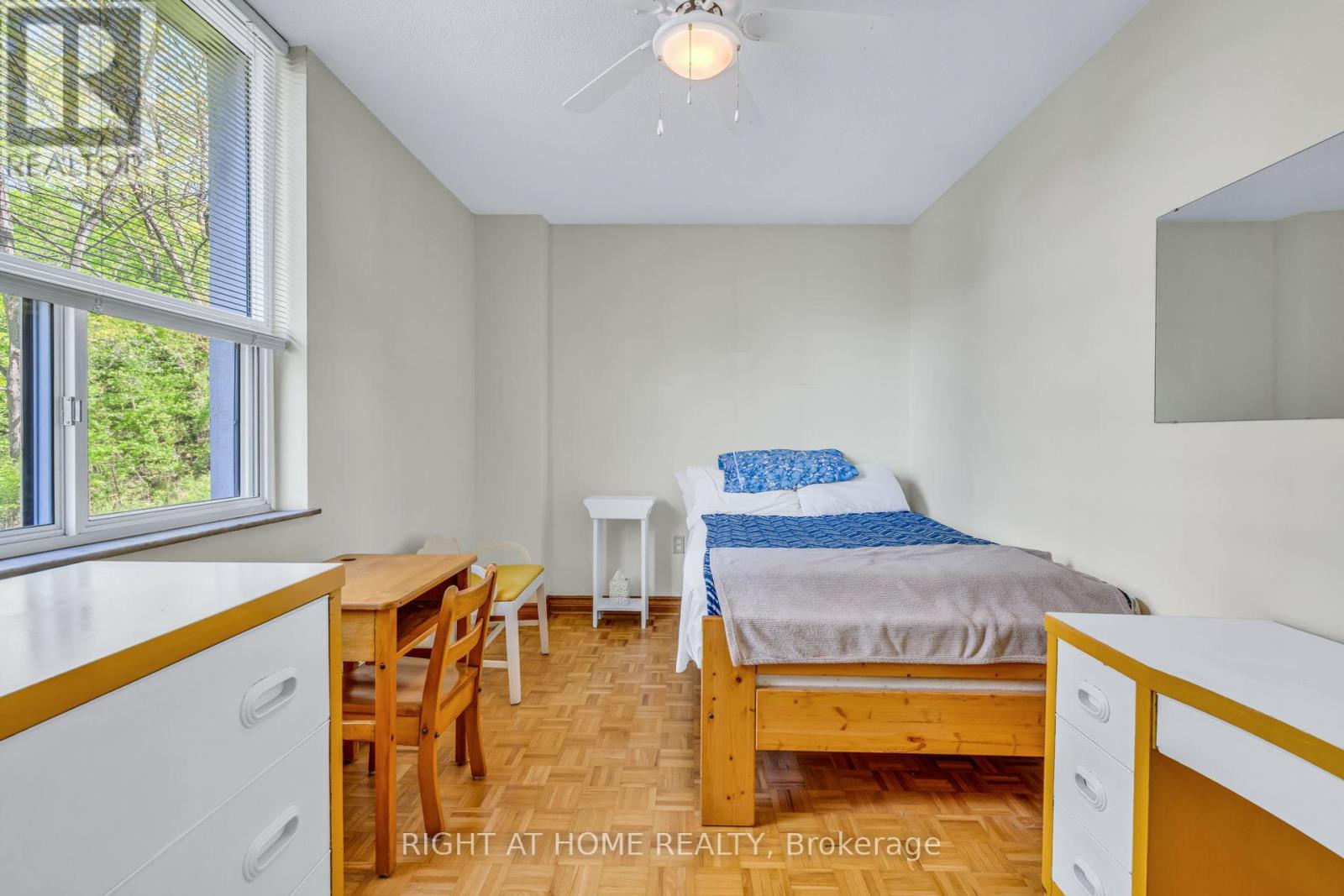 #304 45 SOUTHPORT STREET - 23