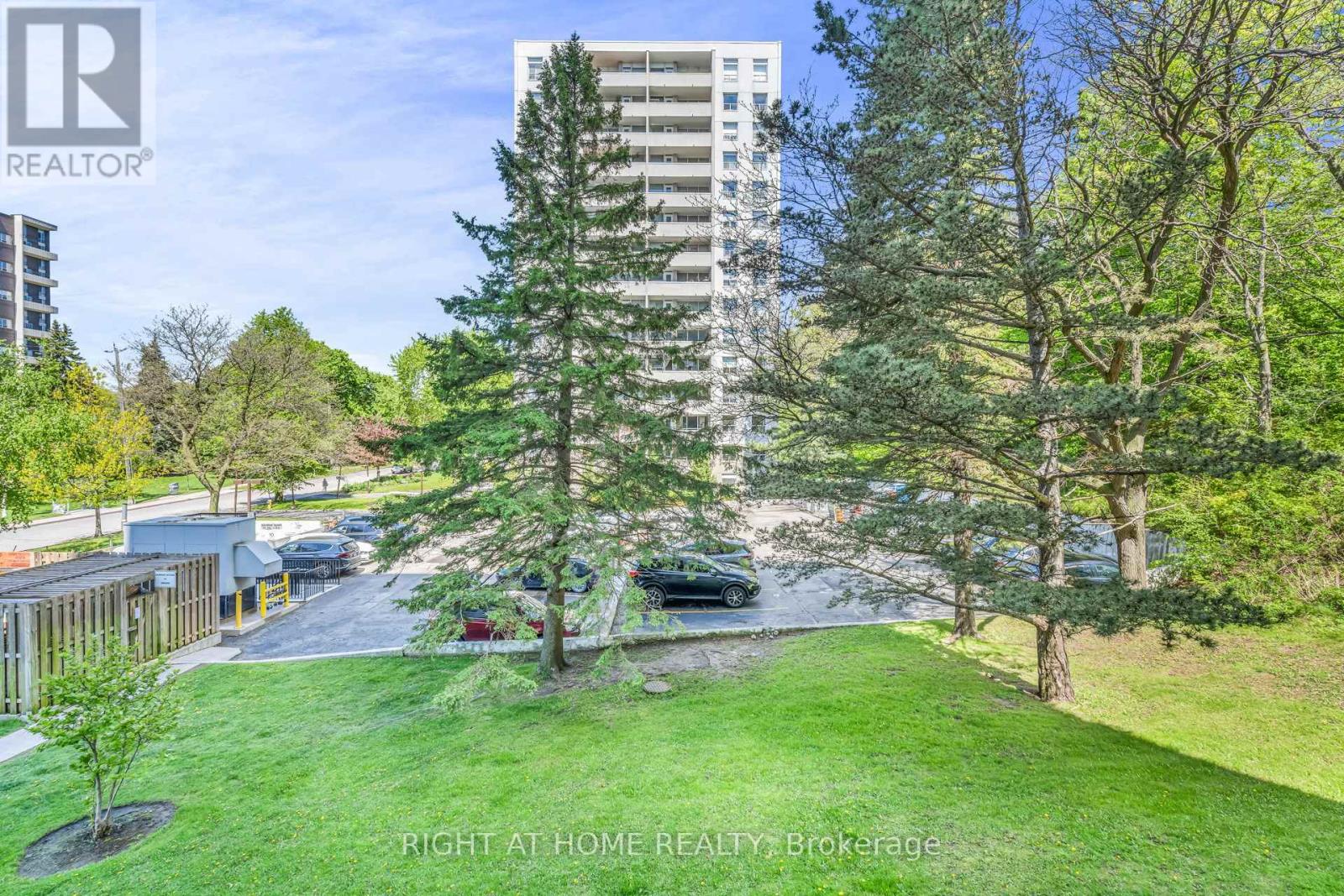 #304 45 SOUTHPORT STREET - 26