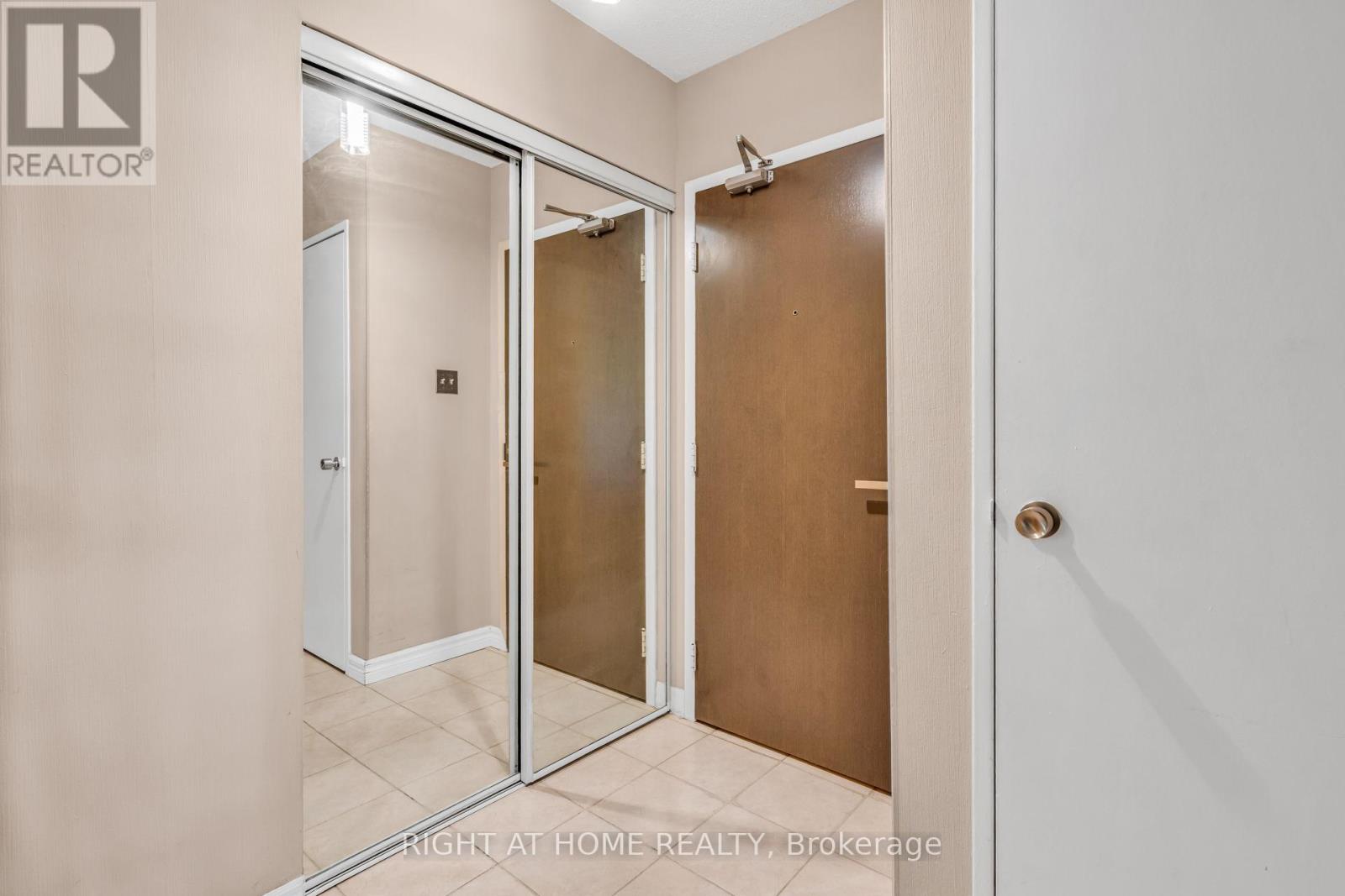 #304 45 SOUTHPORT STREET - 6