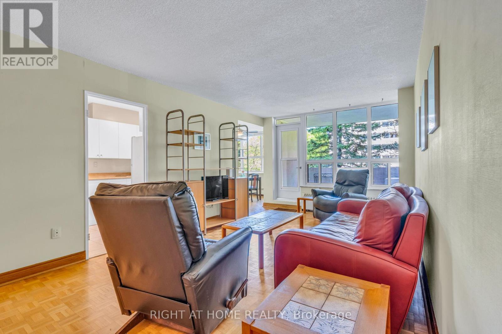 #304 45 SOUTHPORT STREET - 8