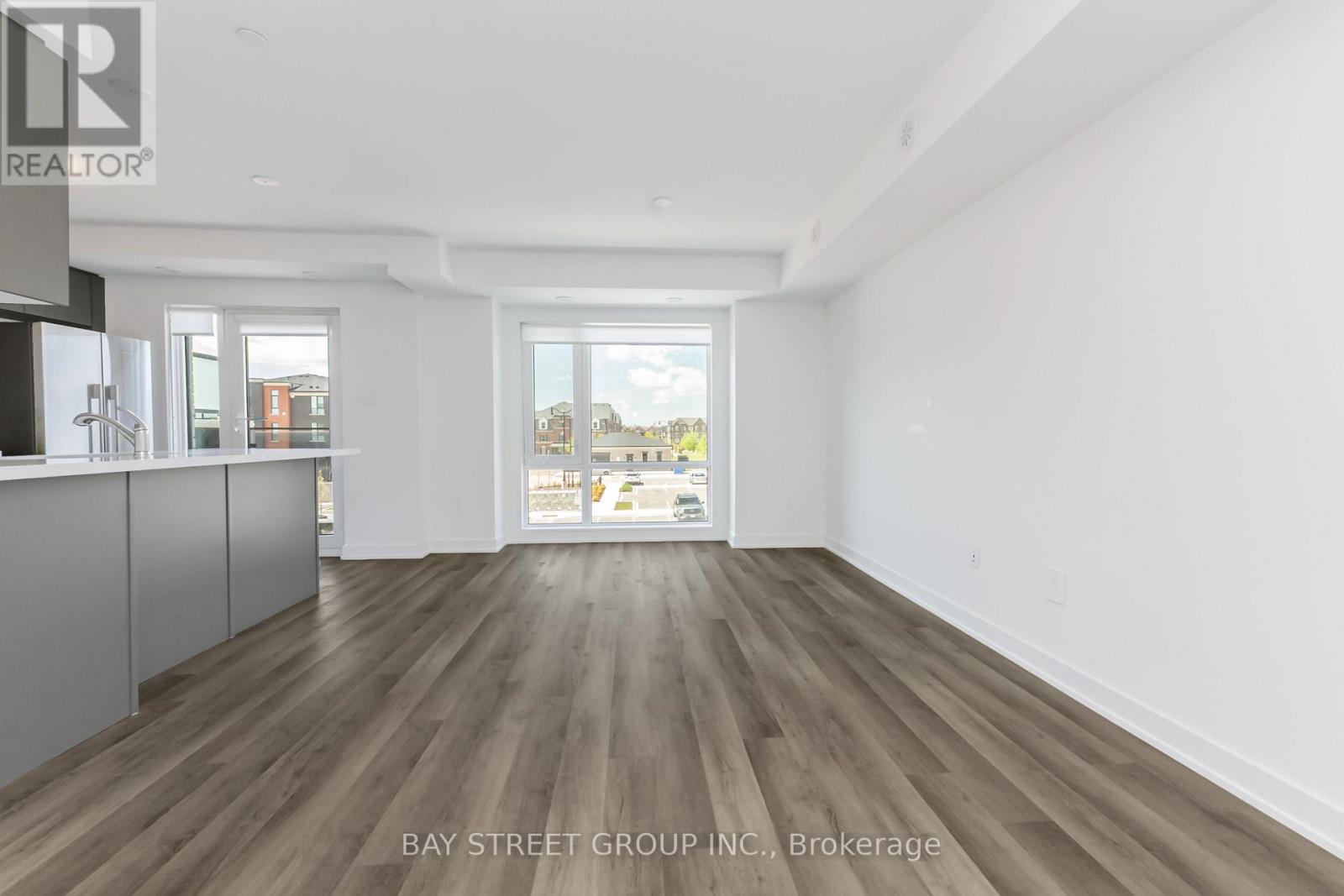 #17 15 ROMILLY AVENUE - 19