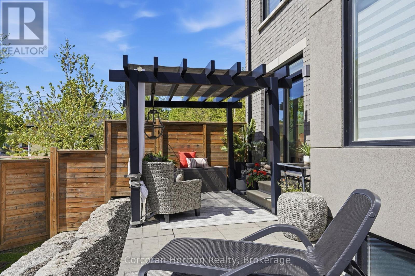 #21 107 CONCESSION STREET - 27