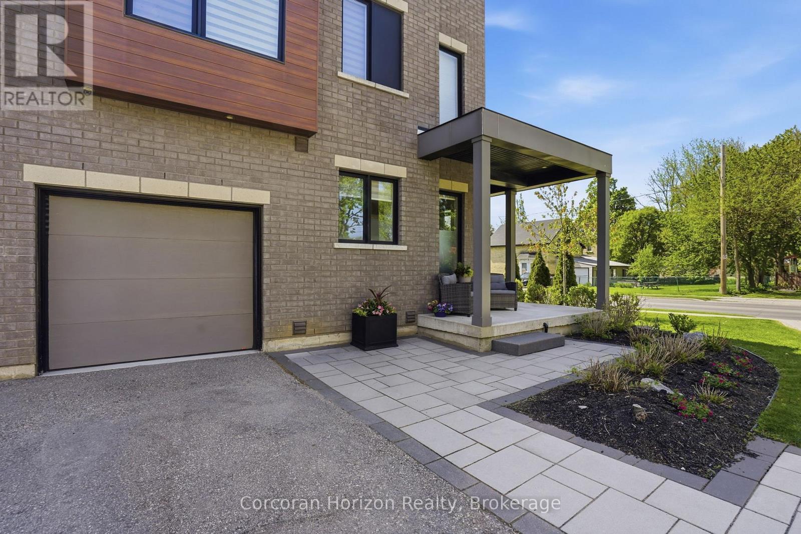 #21 107 CONCESSION STREET - 3